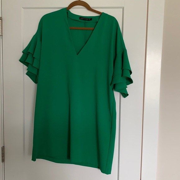 Dresses & Skirts - Zara green dress!